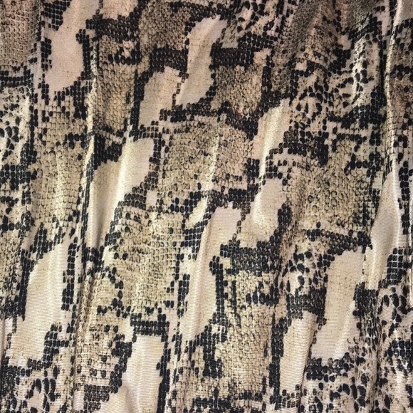 H & M snakeskin skirt - Picture 2 of 5